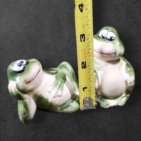Vintage Frog Salt & Pepper Shakers on Lily Pad Tray Green Holiday Gift Set Frogs - Picture 12 of 12